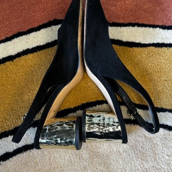 ZARA Black Pointed-Toe Heels with Gold Accent – Size 37 (US 6.5–7) - Picture 6 of 6